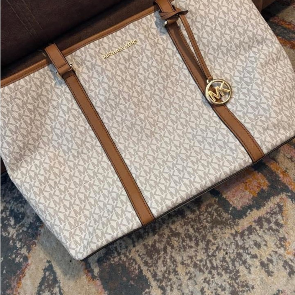 Michael Kors Signature Tote